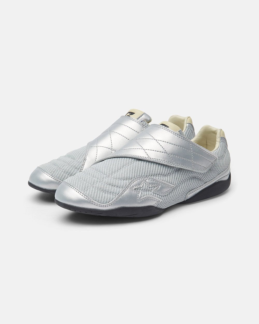 COLD HOOK SNEAKER SILVER