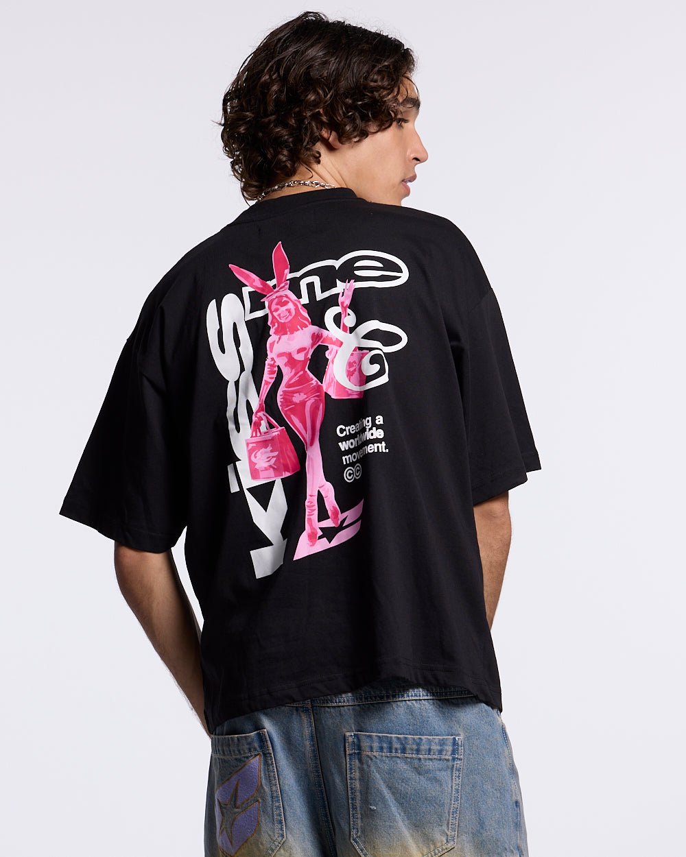 KISS THE BUNNY TEE BLACK