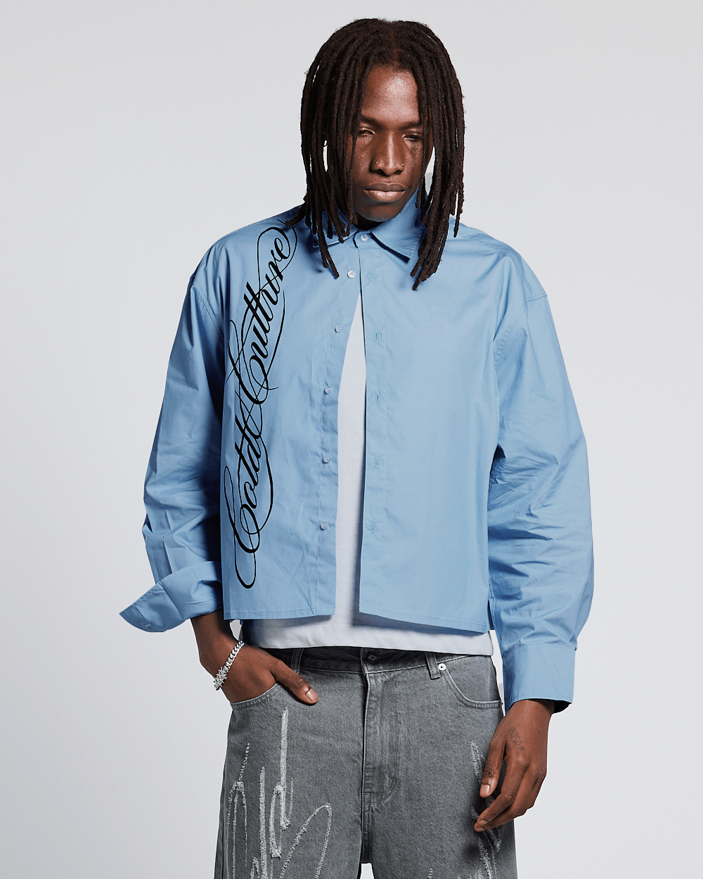 SCRIPT SHIRT BABY BLUE